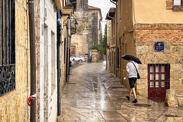 When we reached Castrojeriz, we stopped for a cooling drink at the La Taberna bar – just in time for the rain to start again