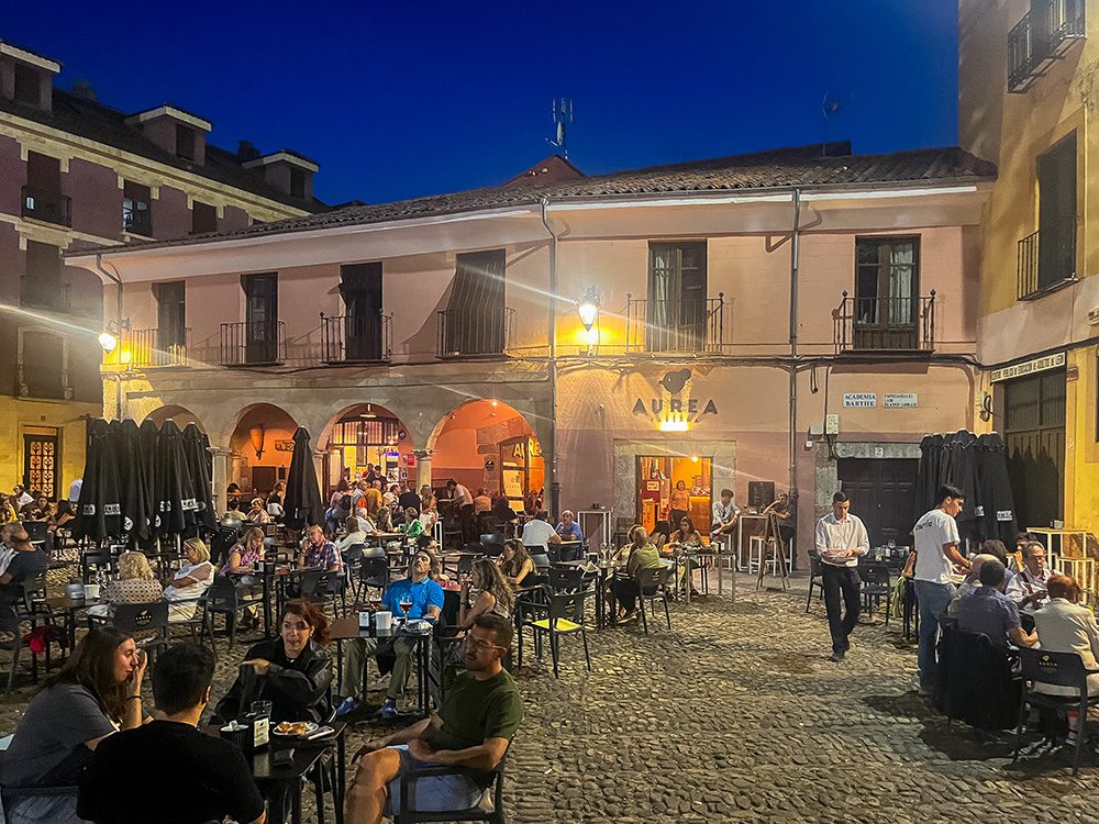 Evening dining in the cobbled Plaza del Grano in León